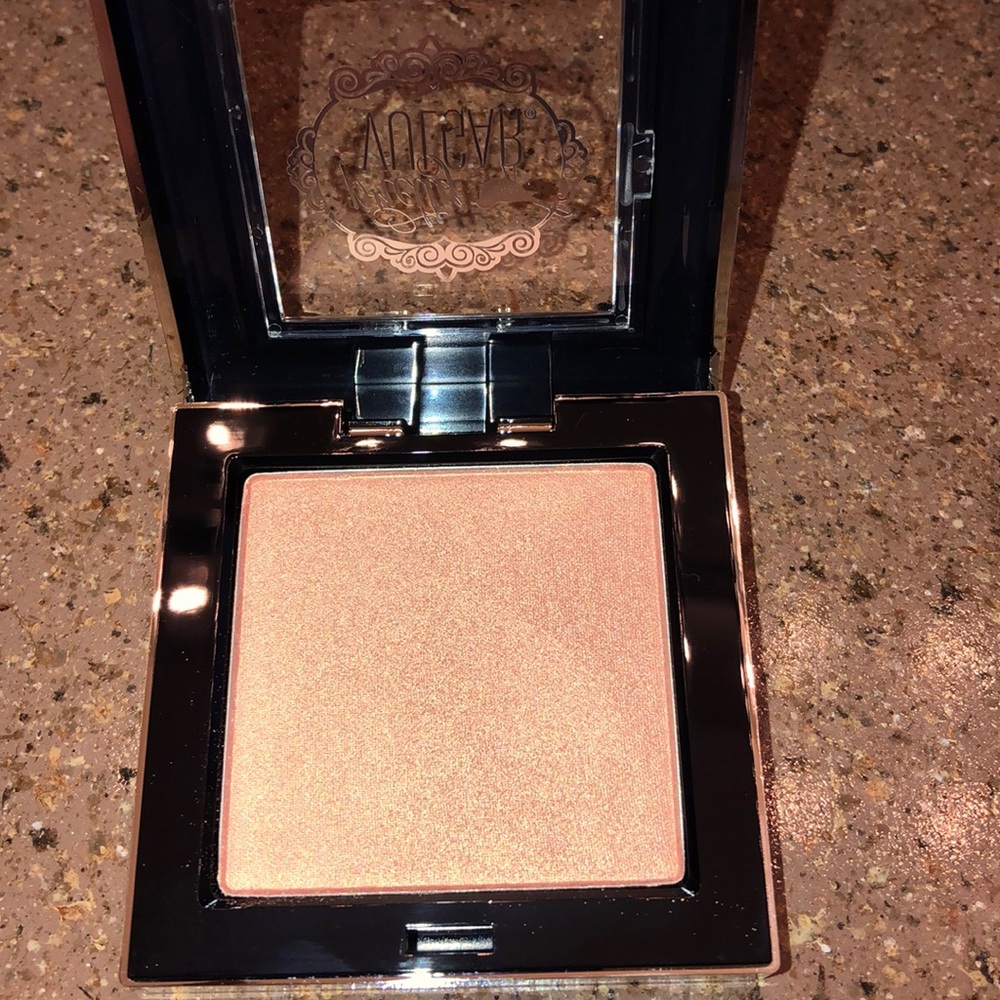 Pretty Vulgar highlighter